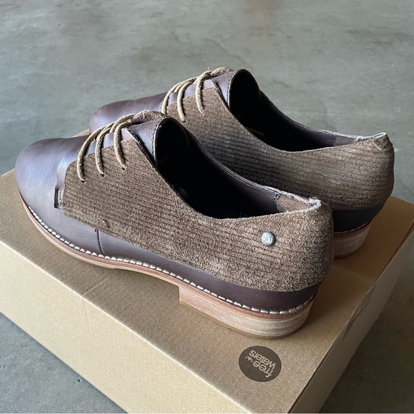 Cat Tally Oxford Dark Brown Pull Leather Low Stacked Heel Dress Shoes 9 Womens - Picture 2 of 8